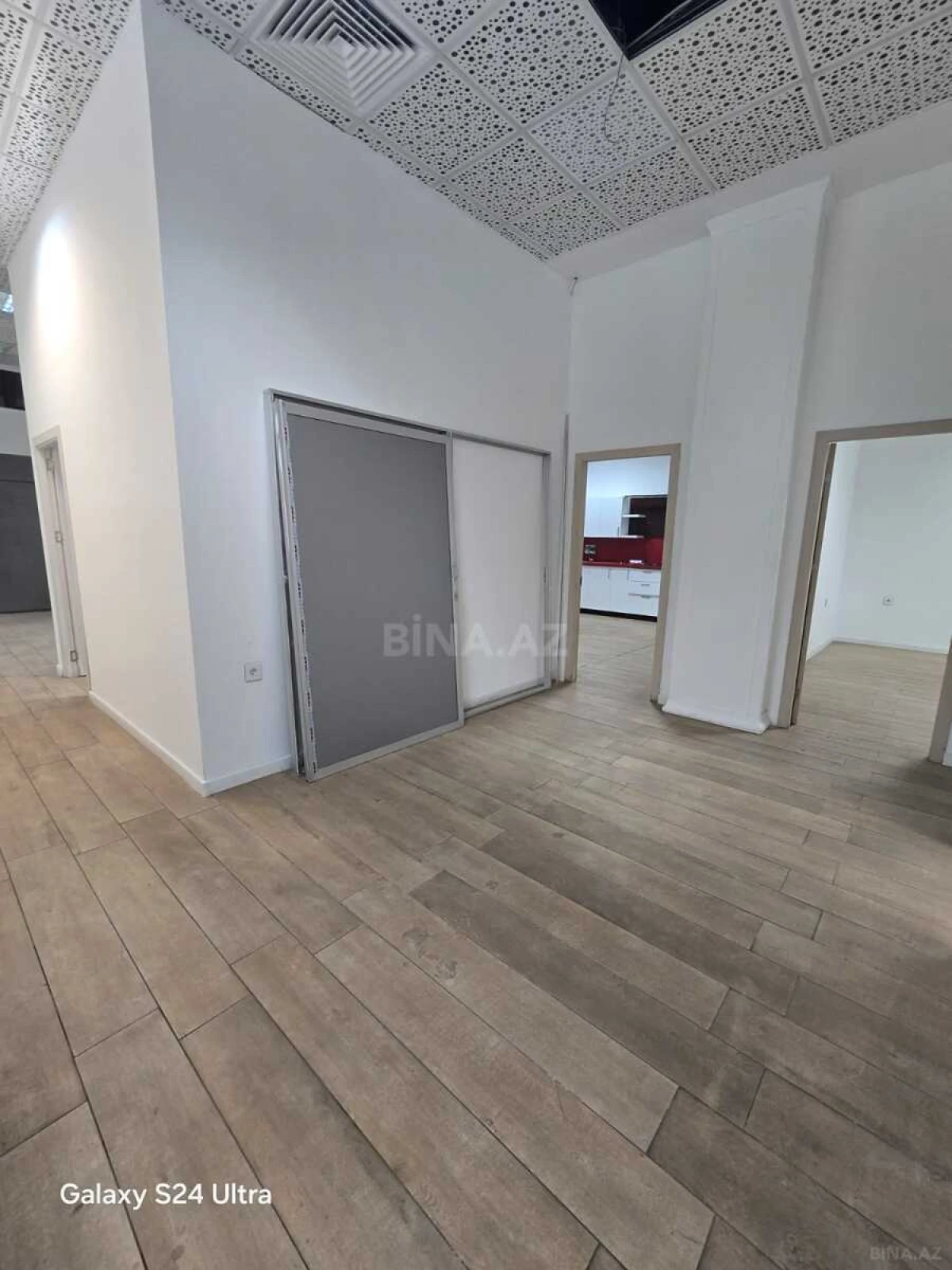 Kirayə verilir 9 otaqlı ofis 300 m²