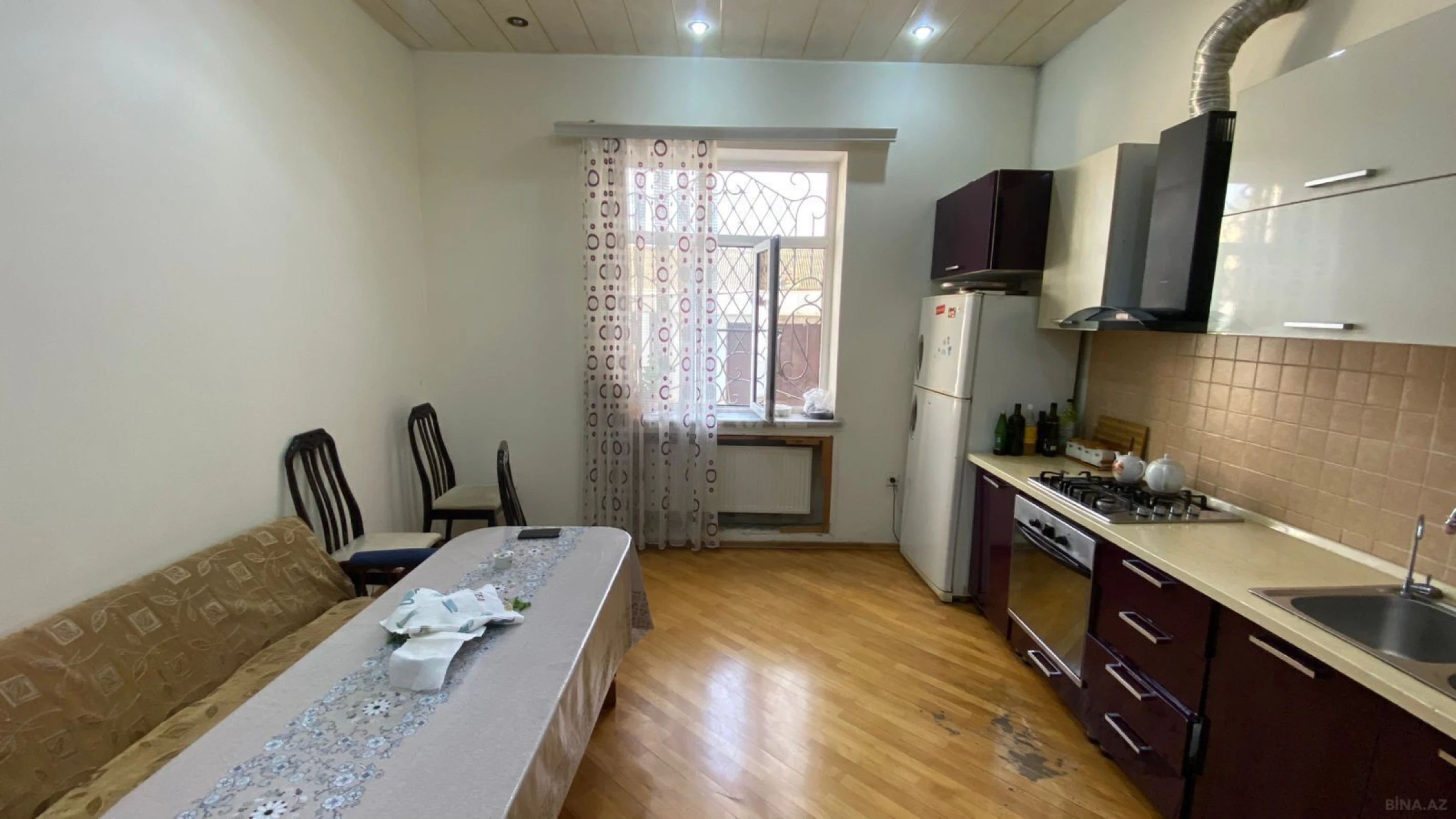 Satılır 5 otaqlı həyət evi 330 m²