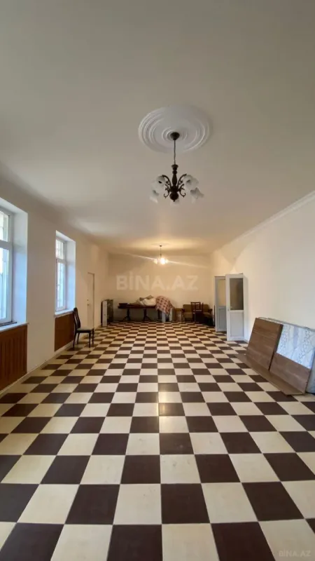 Satılır 5 otaqlı həyət evi 330 m²