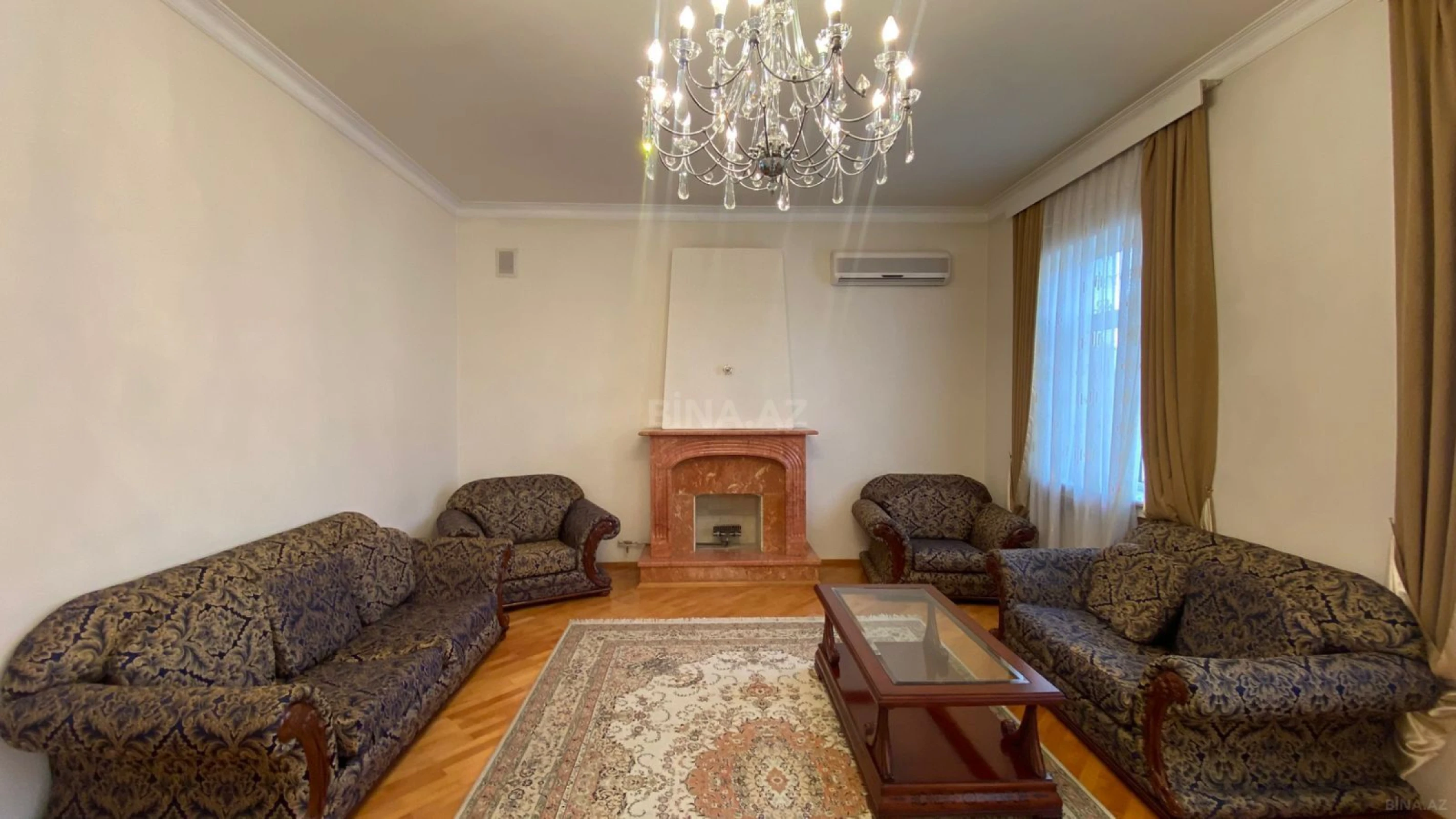 Satılır 5 otaqlı həyət evi 330 m²