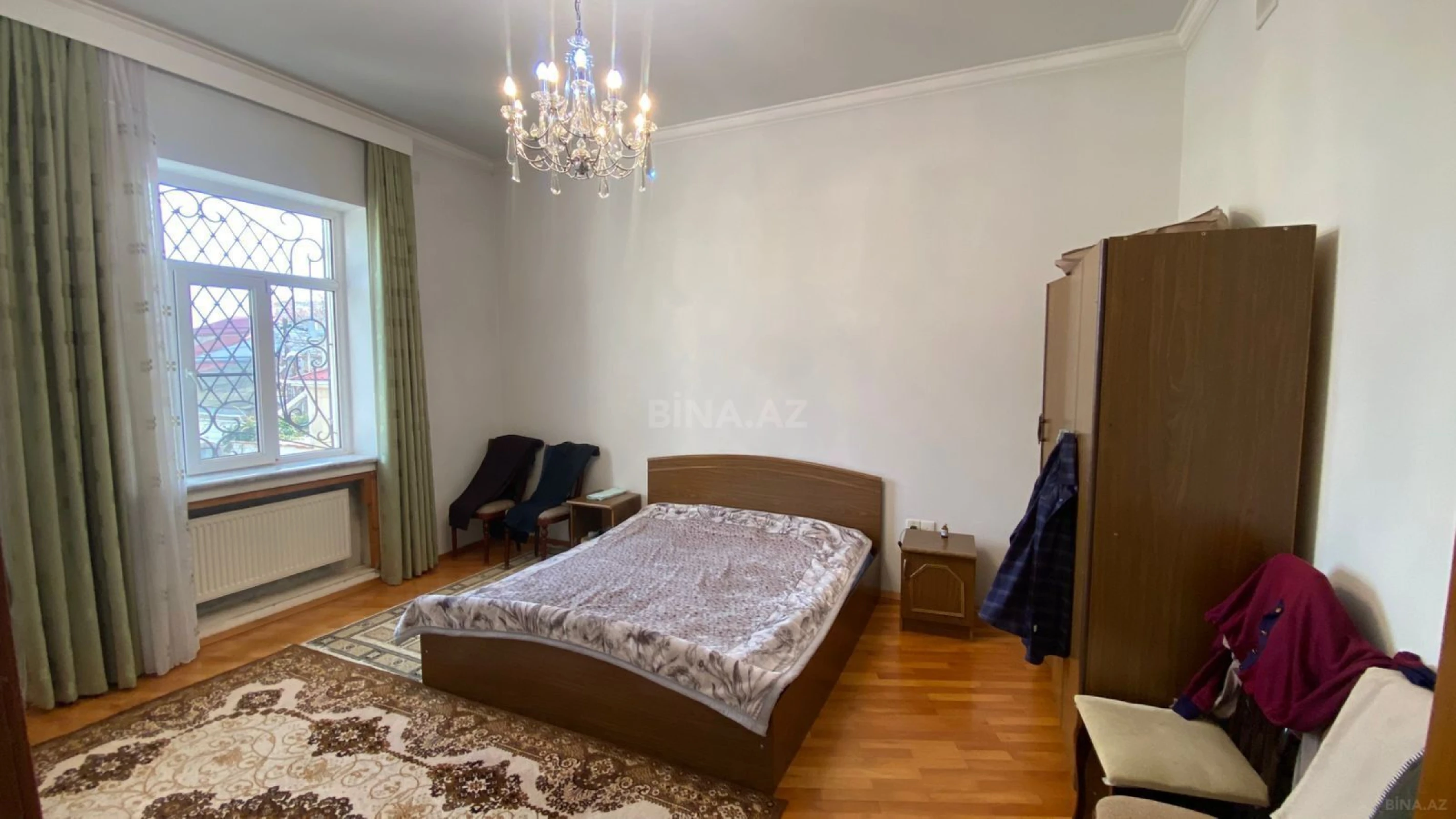 Satılır 5 otaqlı həyət evi 330 m²