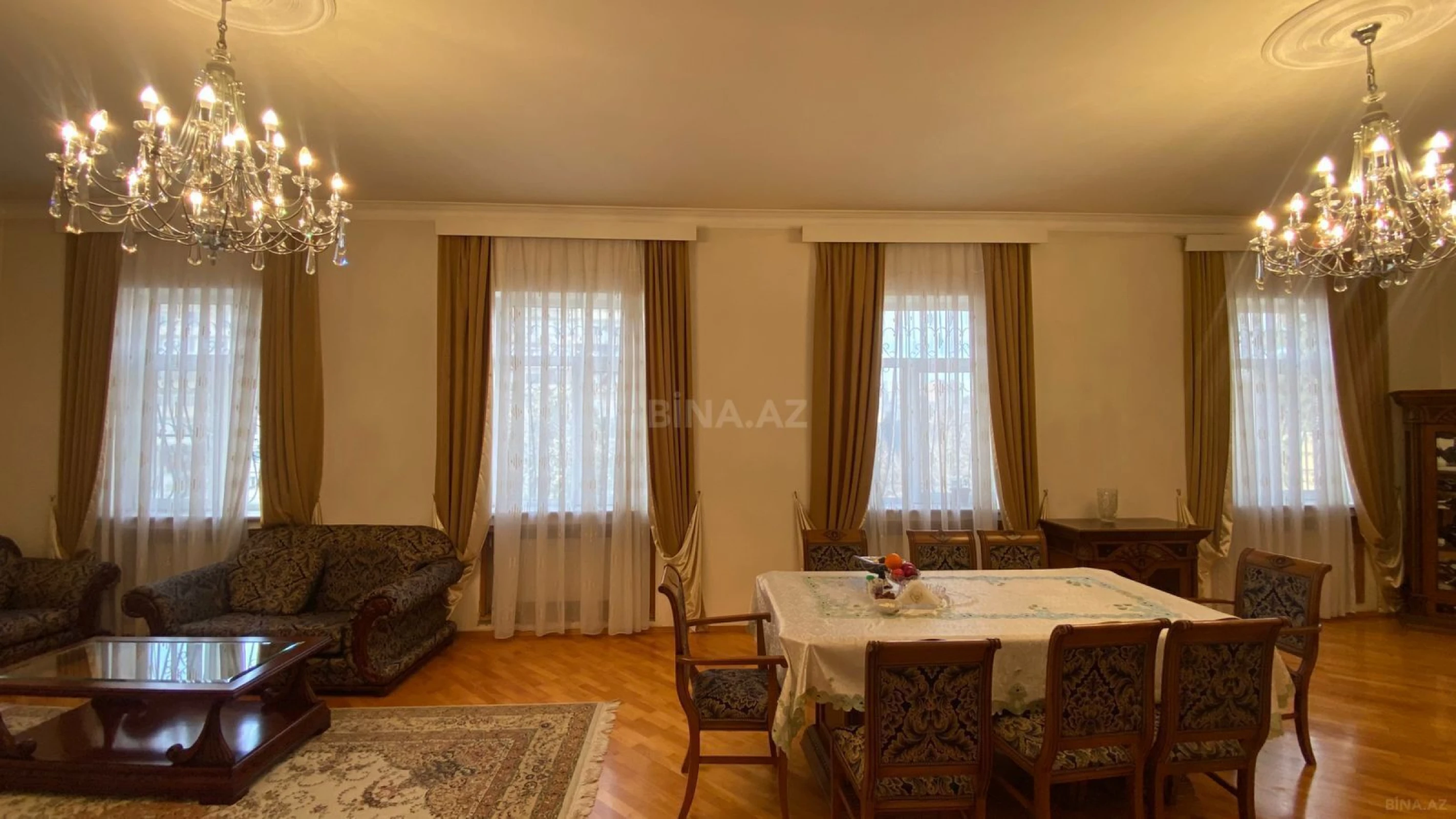 Satılır 5 otaqlı həyət evi 330 m²