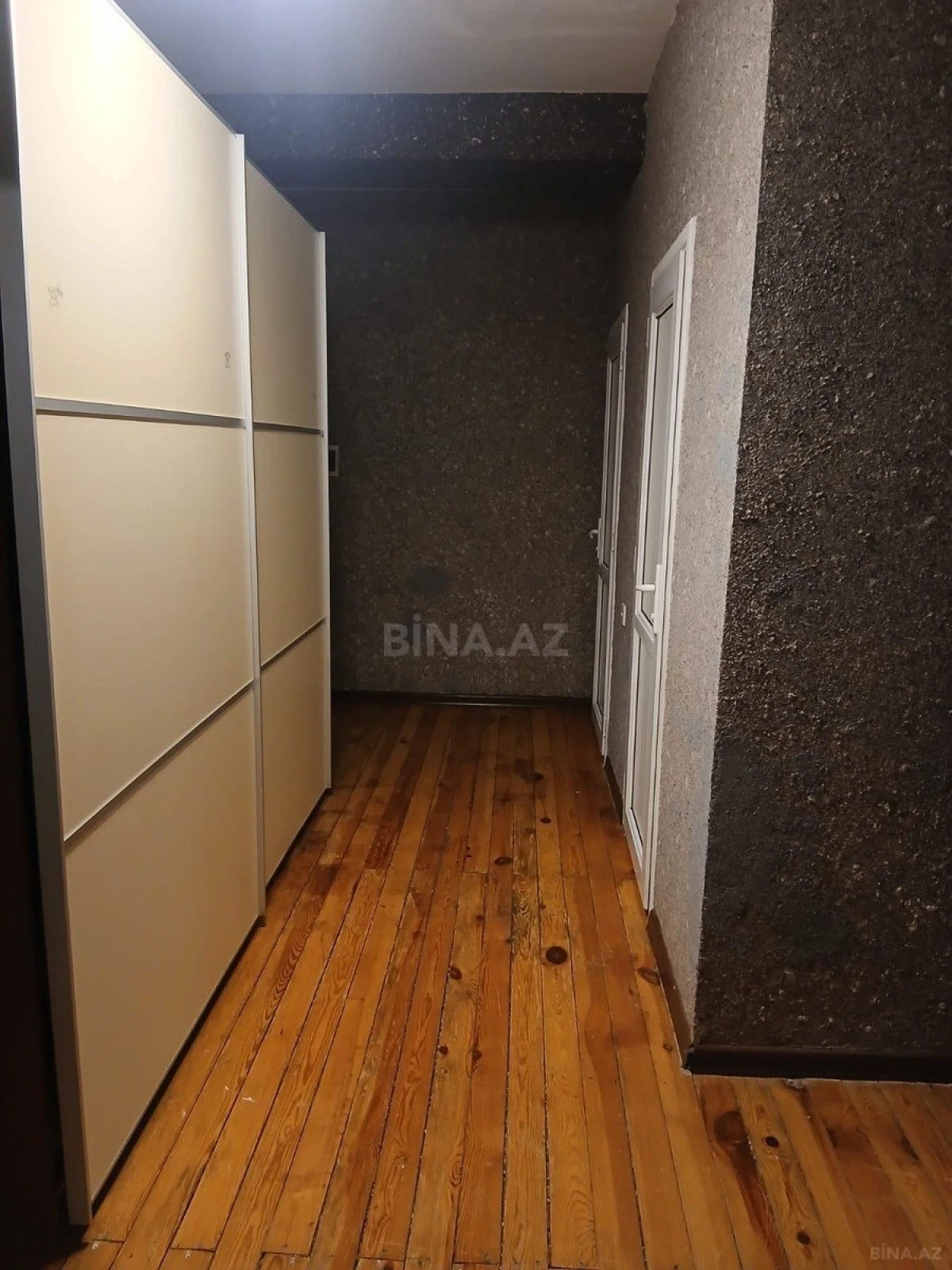 Kirayə verilir 3 otaqlı mənzil 125 m²