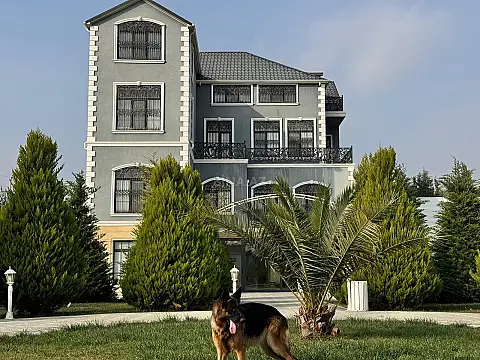 Satılır 7 otaqlı həyət evi 850 m²
