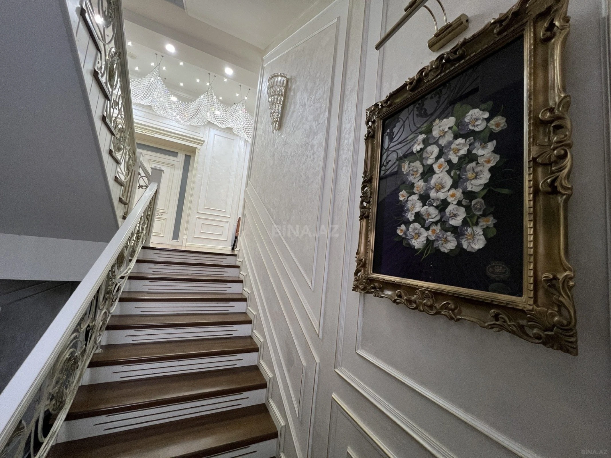 Satılır 7 otaqlı həyət evi 850 m²