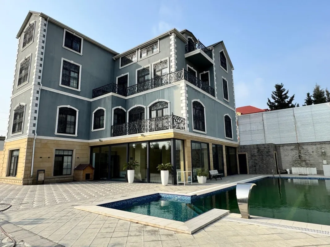 Satılır 7 otaqlı həyət evi 850 m²