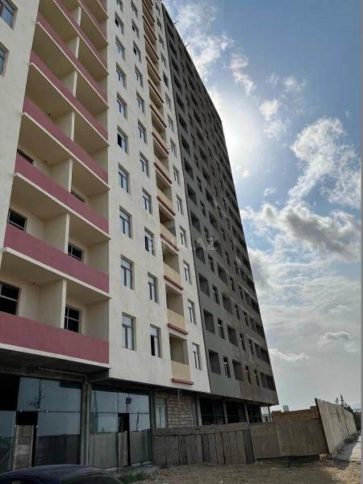 Satılır 2 otaqlı mənzil 77.3 m²