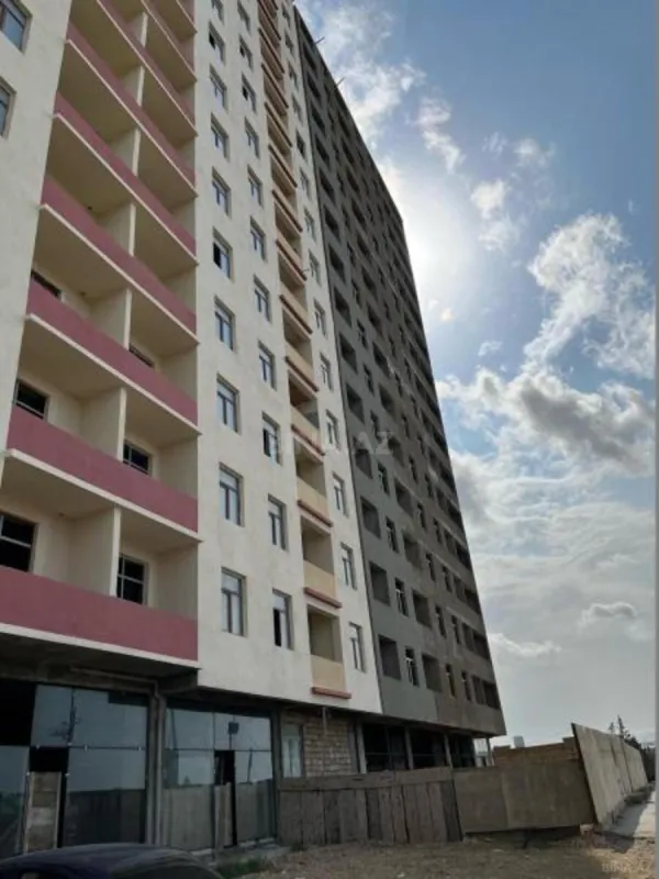 Satılır 2 otaqlı mənzil 77.3 m²