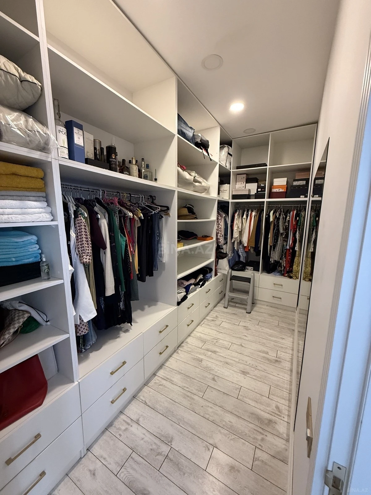 Satılır 5 otaqlı həyət evi 300 m²