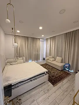 Satılır 5 otaqlı həyət evi 300 m²