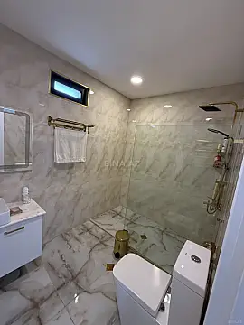 Satılır 5 otaqlı həyət evi 300 m²