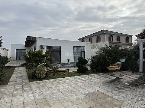Satılır 5 otaqlı həyət evi 300 m²