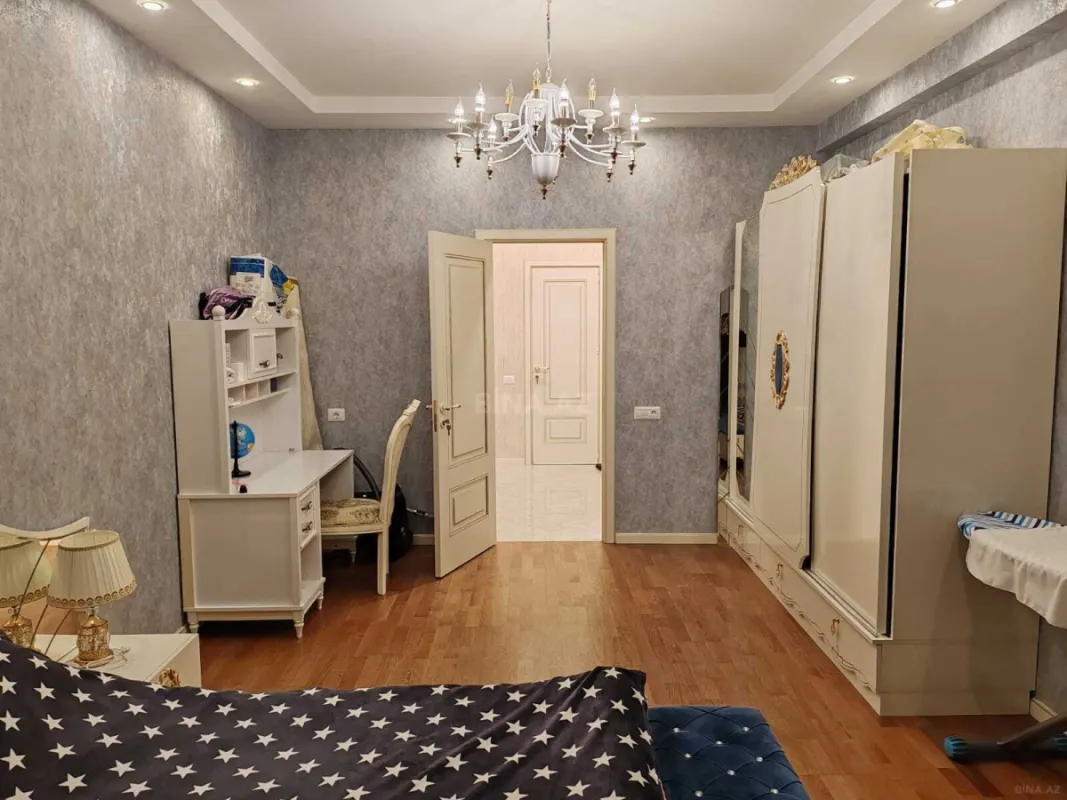 Satılır 3 otaqlı mənzil 113 m²