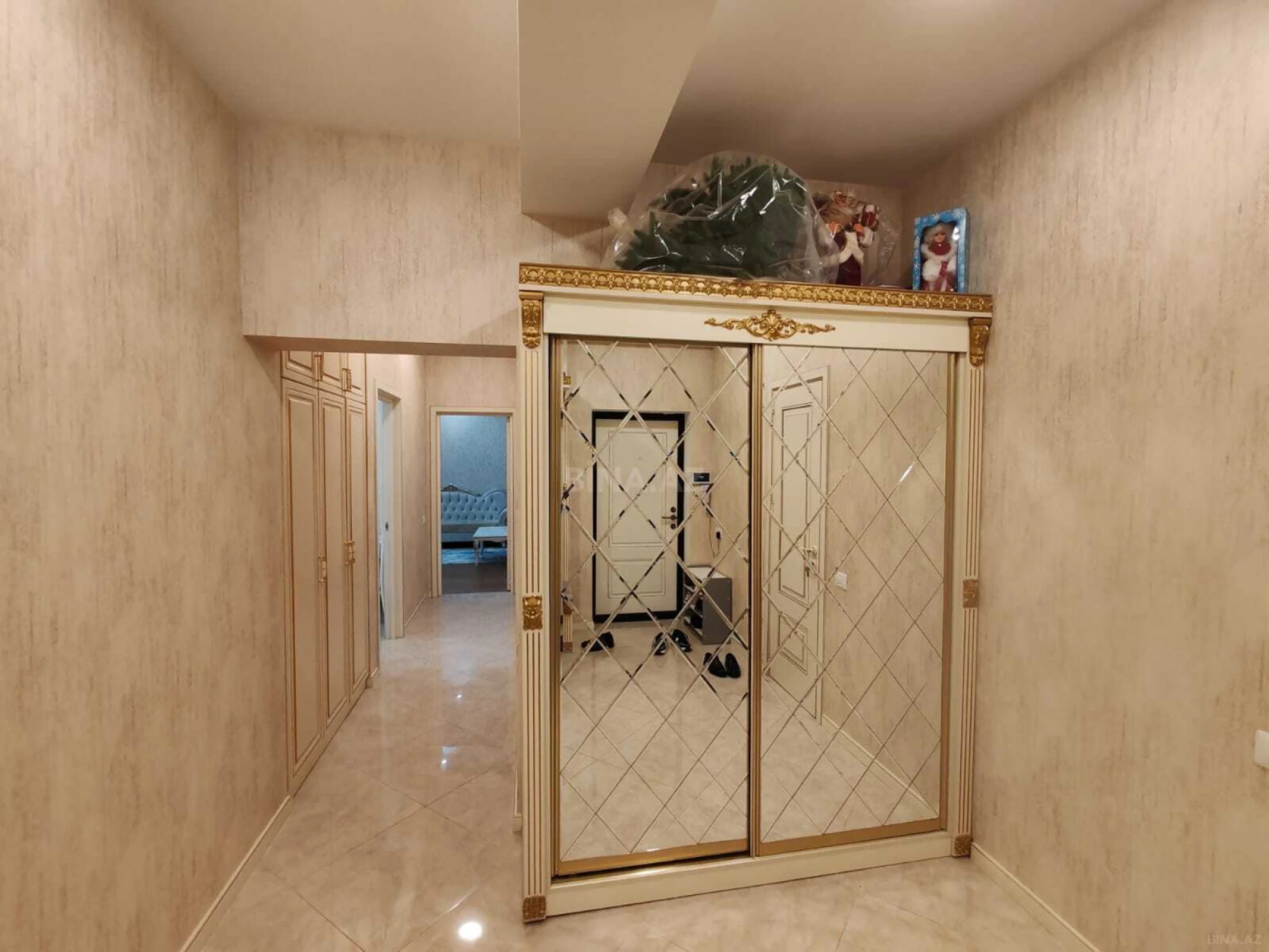 Satılır 3 otaqlı mənzil 113 m²