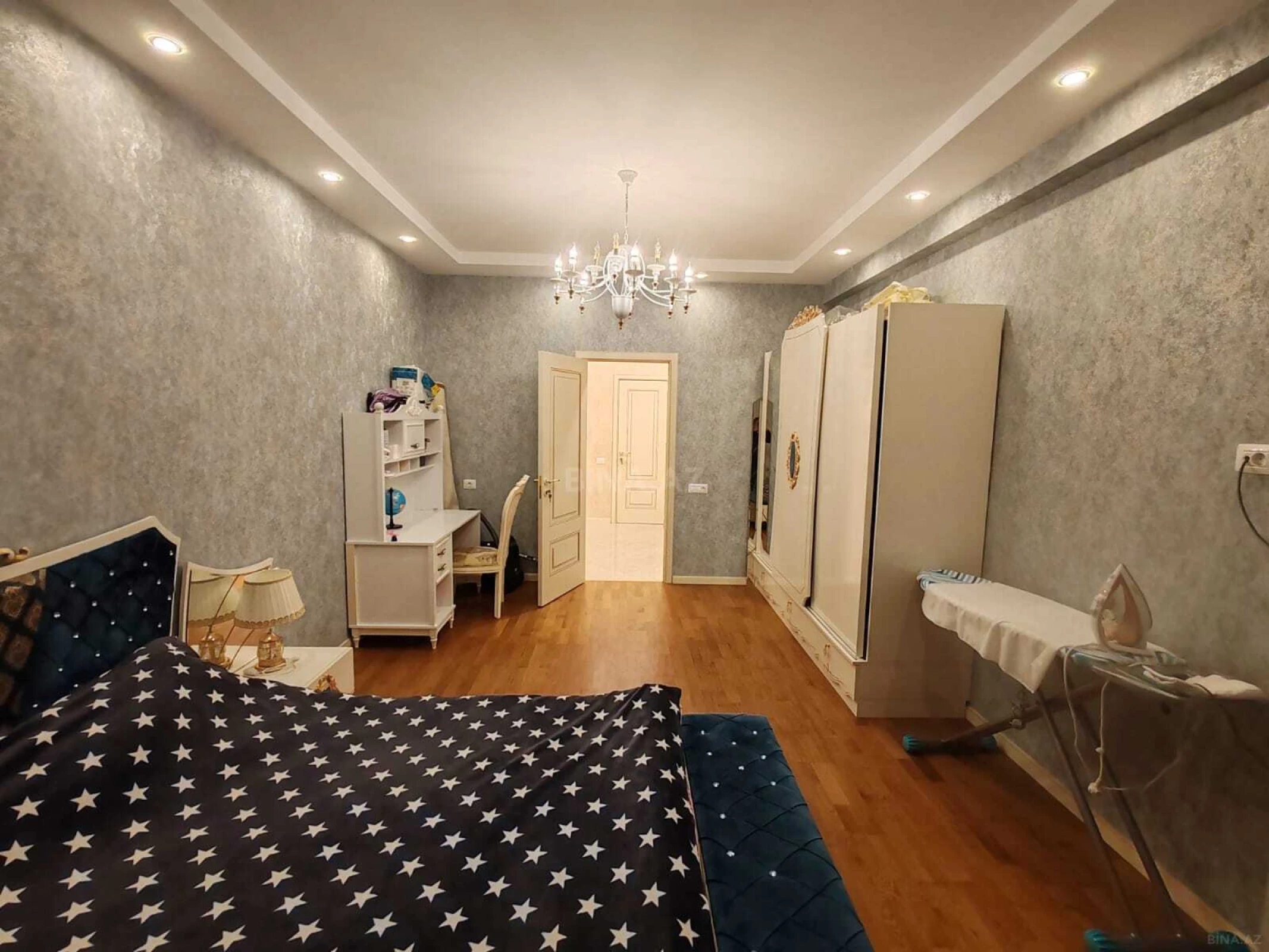Satılır 3 otaqlı mənzil 113 m²