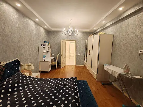 Satılır 3 otaqlı mənzil 113 m²