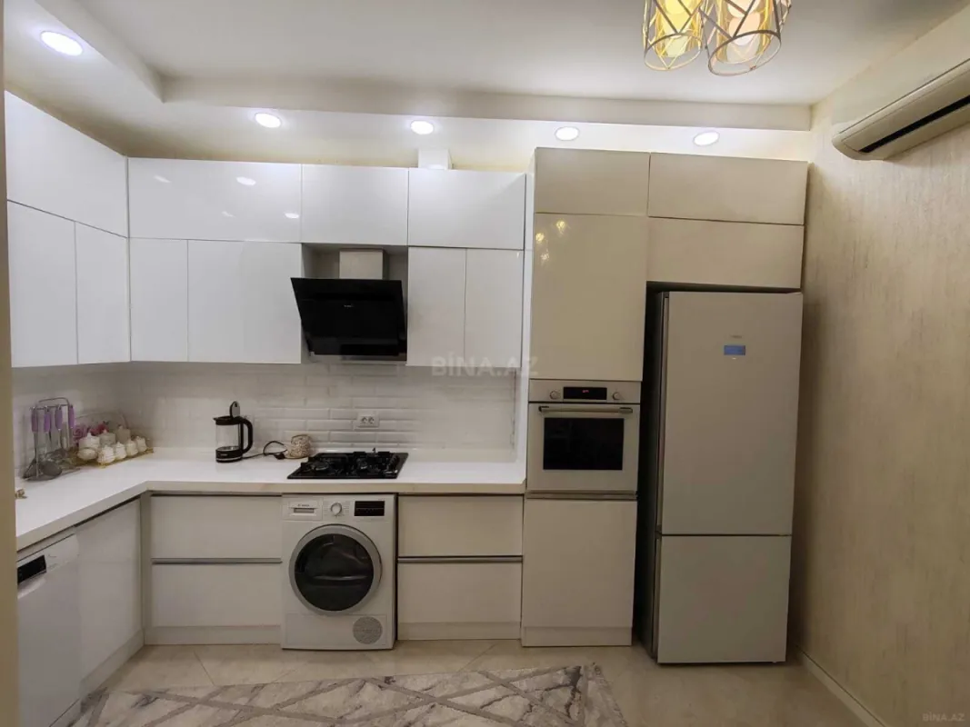 Satılır 3 otaqlı mənzil 113 m²