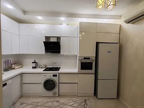 Satılır 3 otaqlı mənzil 113 m²