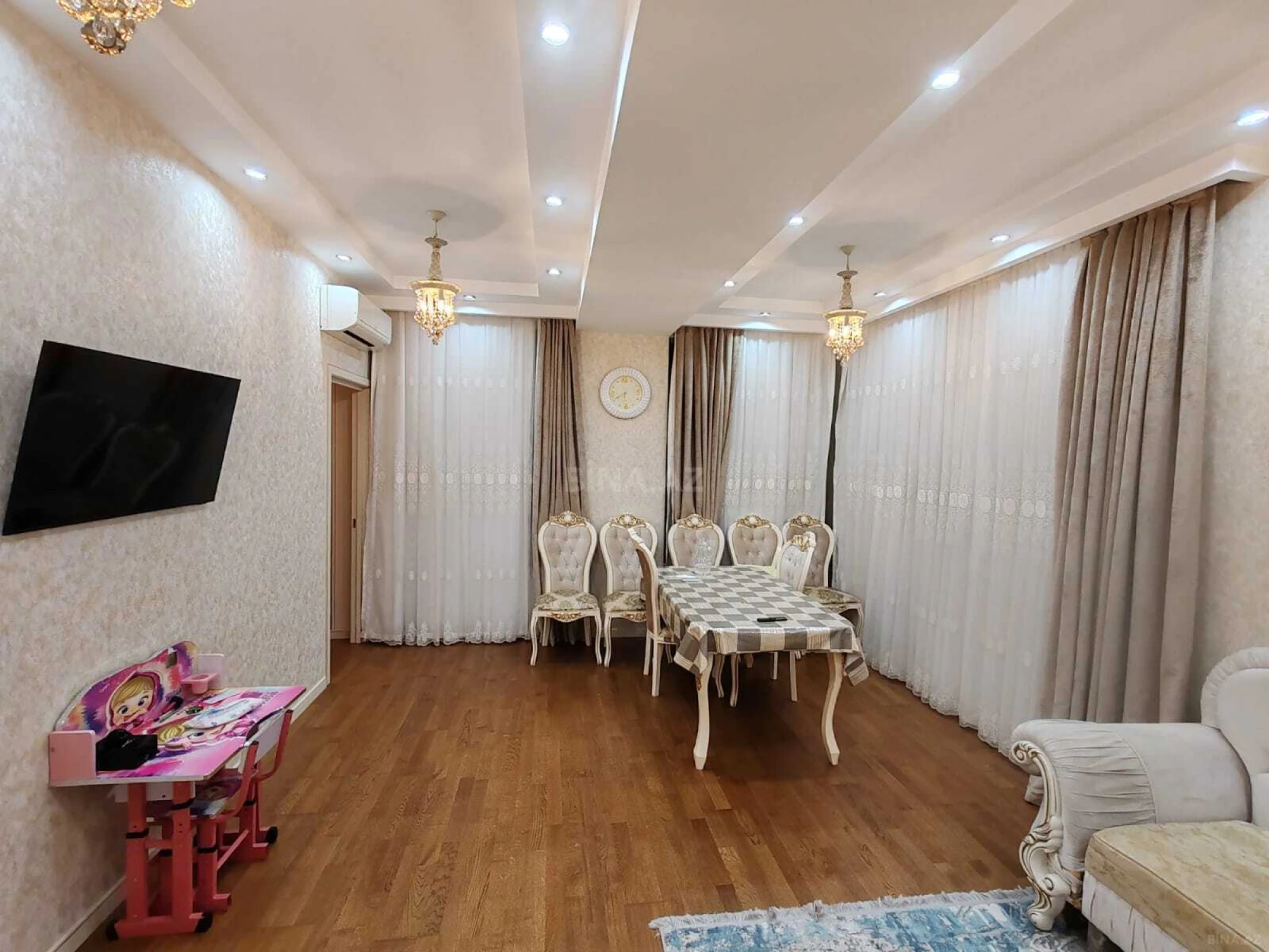 Satılır 3 otaqlı mənzil 113 m²
