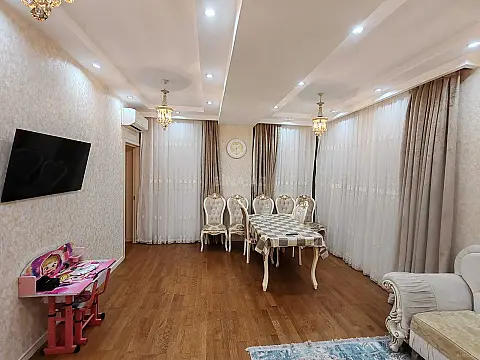 Satılır 3 otaqlı mənzil 113 m²