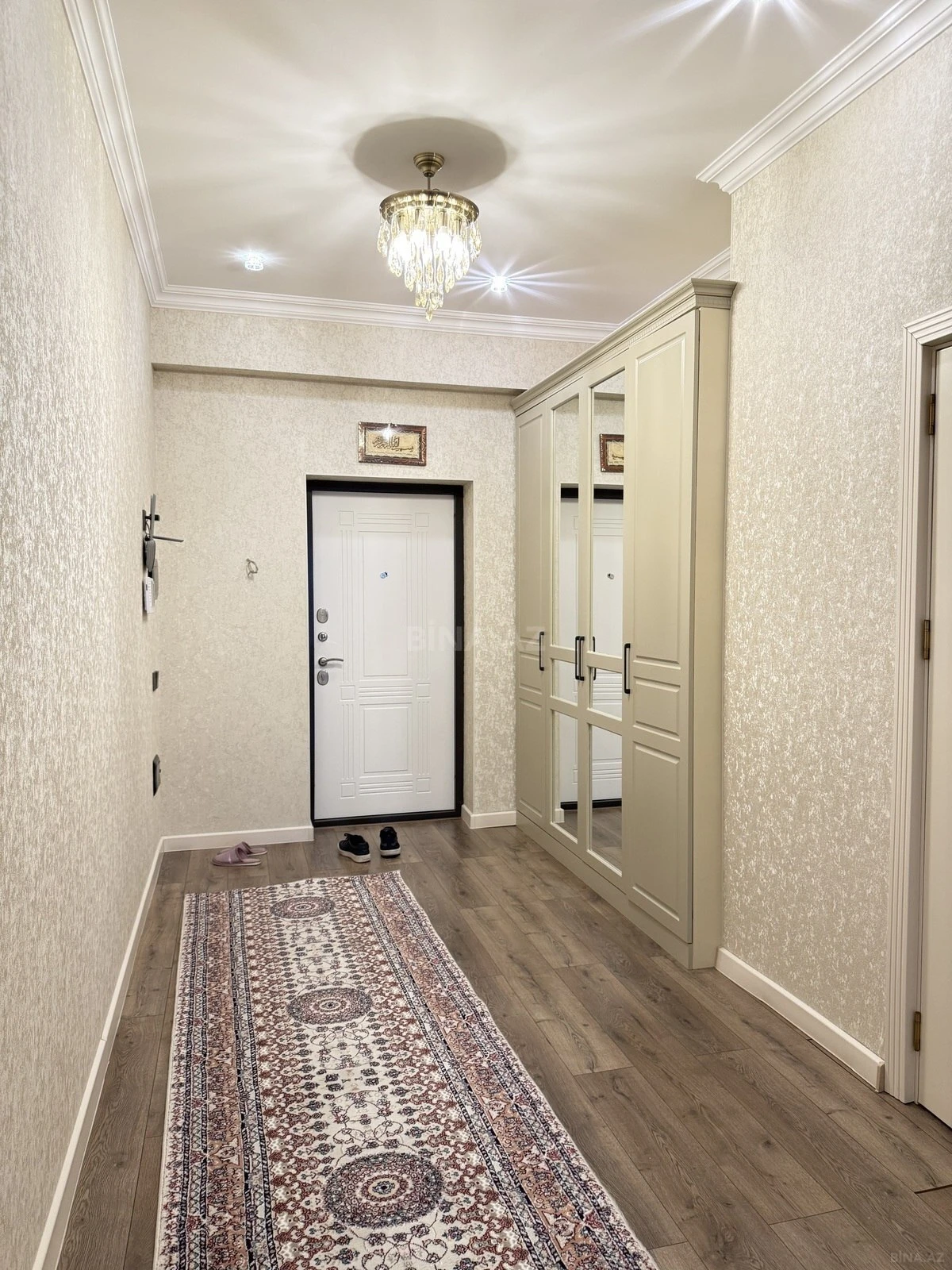 Kirayə verilir 2 otaqlı mənzil 68 m²