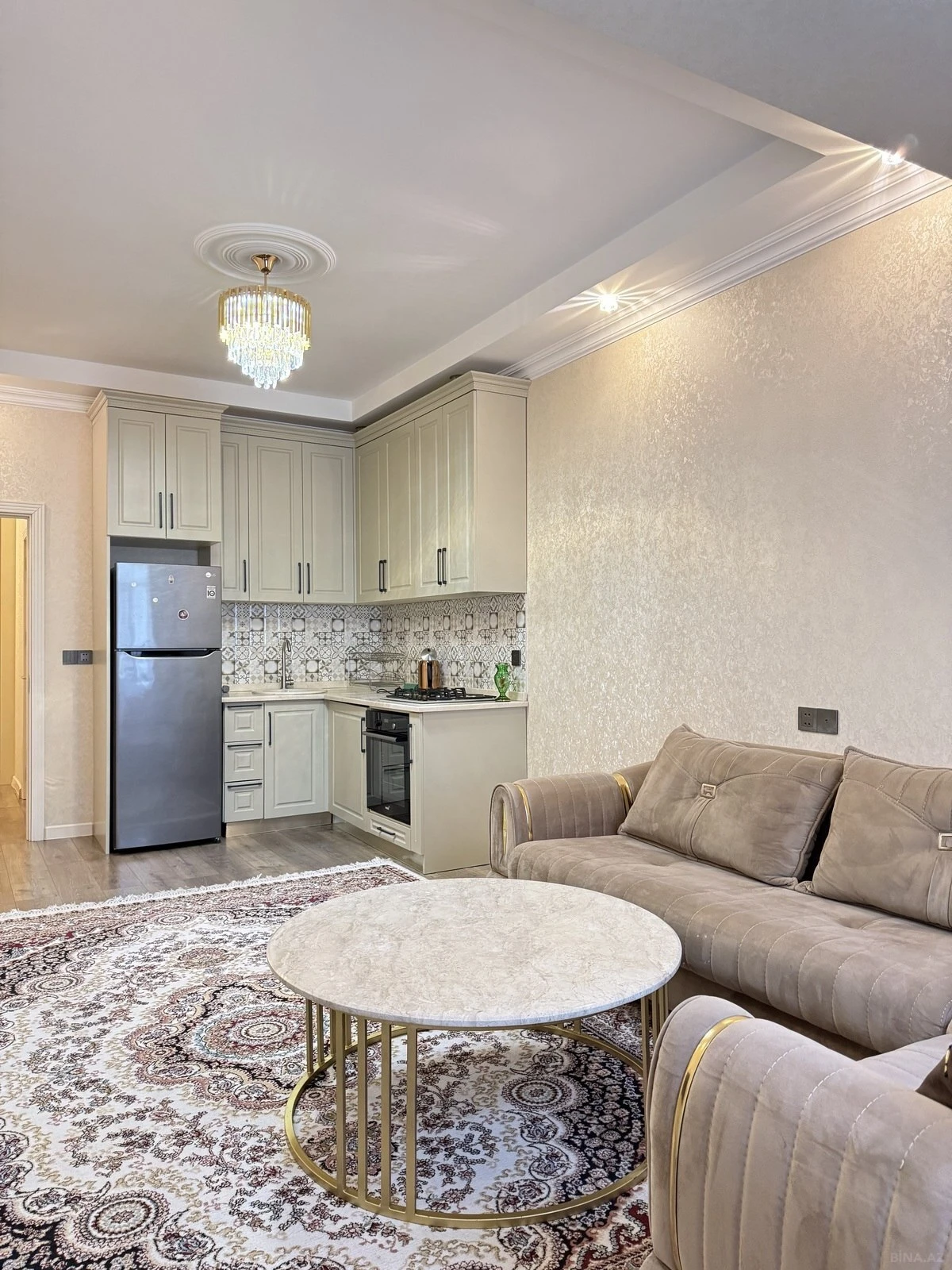 Kirayə verilir 2 otaqlı mənzil 68 m²