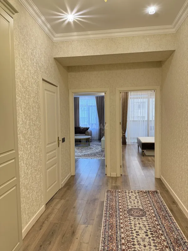 Kirayə verilir 2 otaqlı mənzil 68 m²