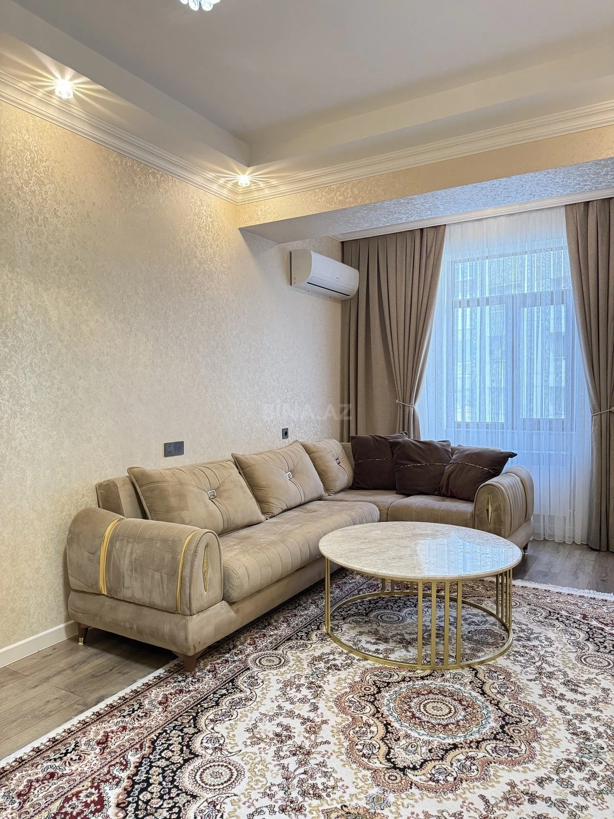 Kirayə verilir 2 otaqlı mənzil 68 m²