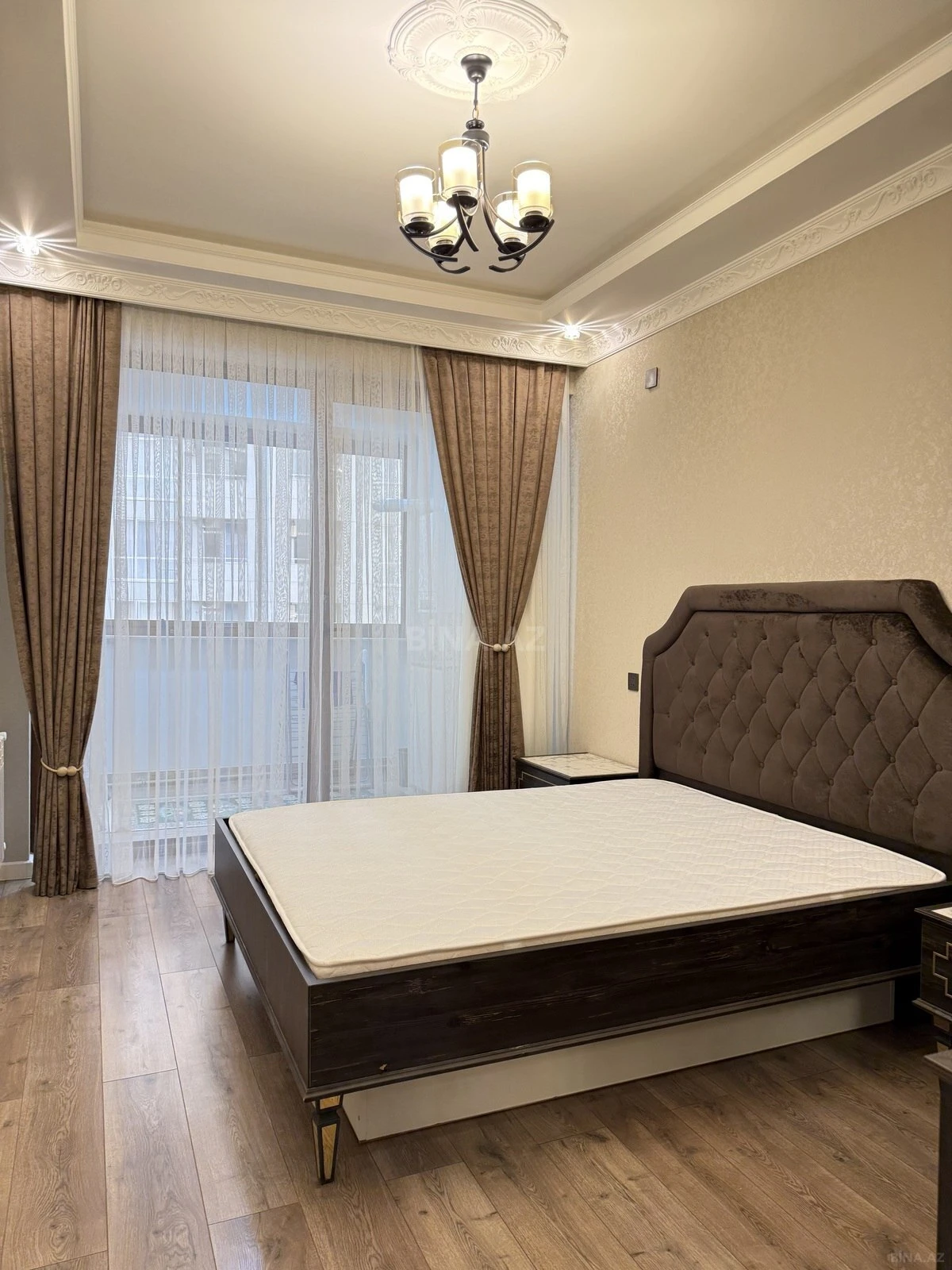 Kirayə verilir 2 otaqlı mənzil 68 m²