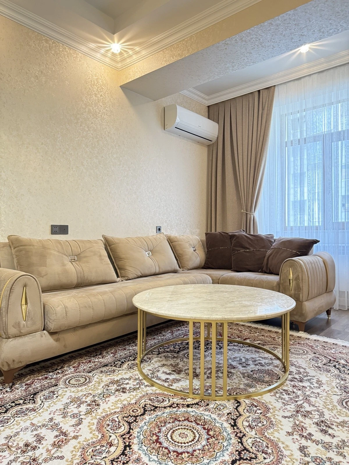 Kirayə verilir 2 otaqlı mənzil 68 m²