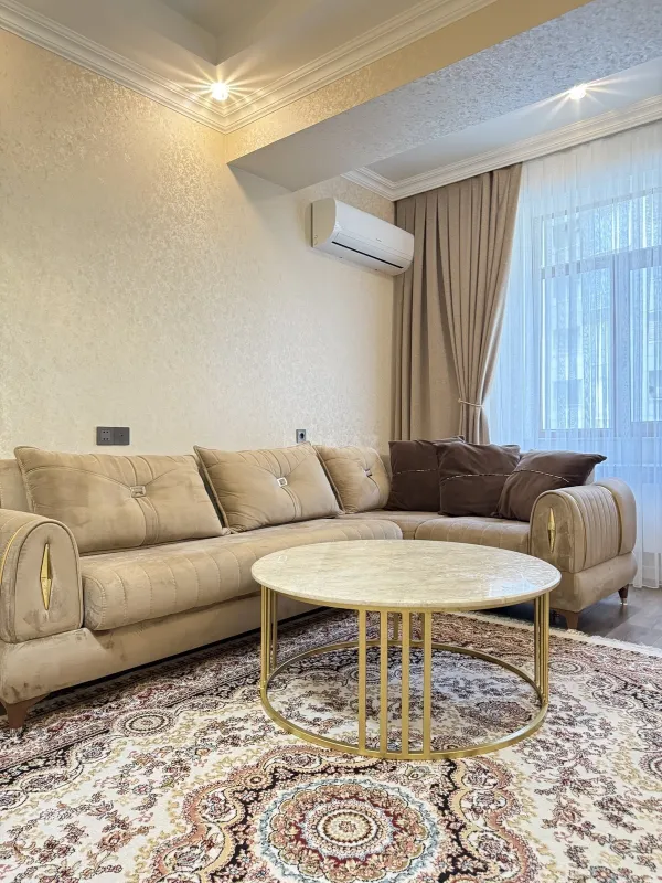 Kirayə verilir 2 otaqlı mənzil 68 m²
