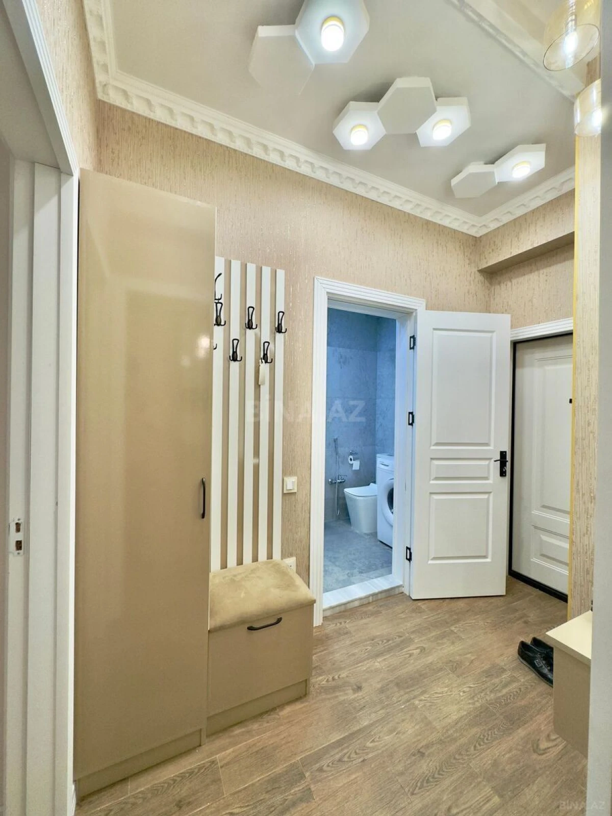 Kirayə verilir 2 otaqlı mənzil 70 m²