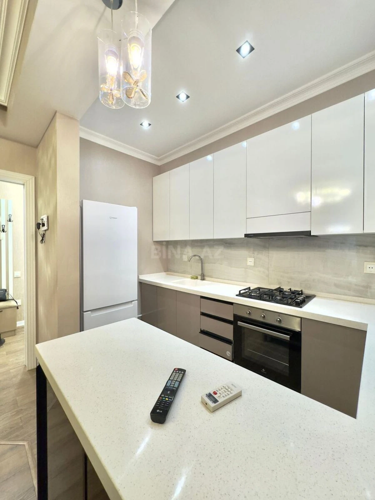 Kirayə verilir 2 otaqlı mənzil 70 m²
