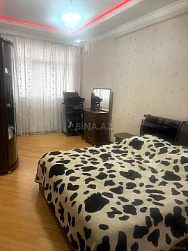 Satılır 3 otaqlı mənzil 138 m²