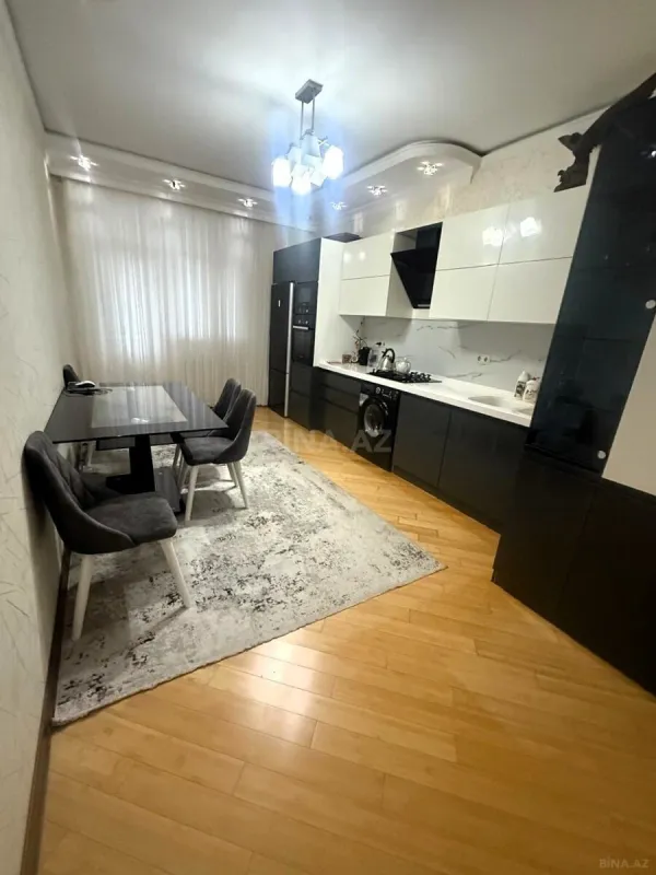 Satılır 3 otaqlı mənzil 138 m²