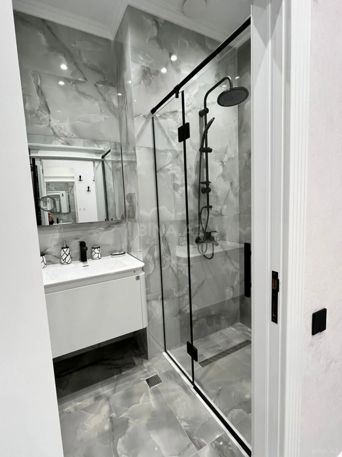 Satılır 3 otaqlı mənzil 71 m²