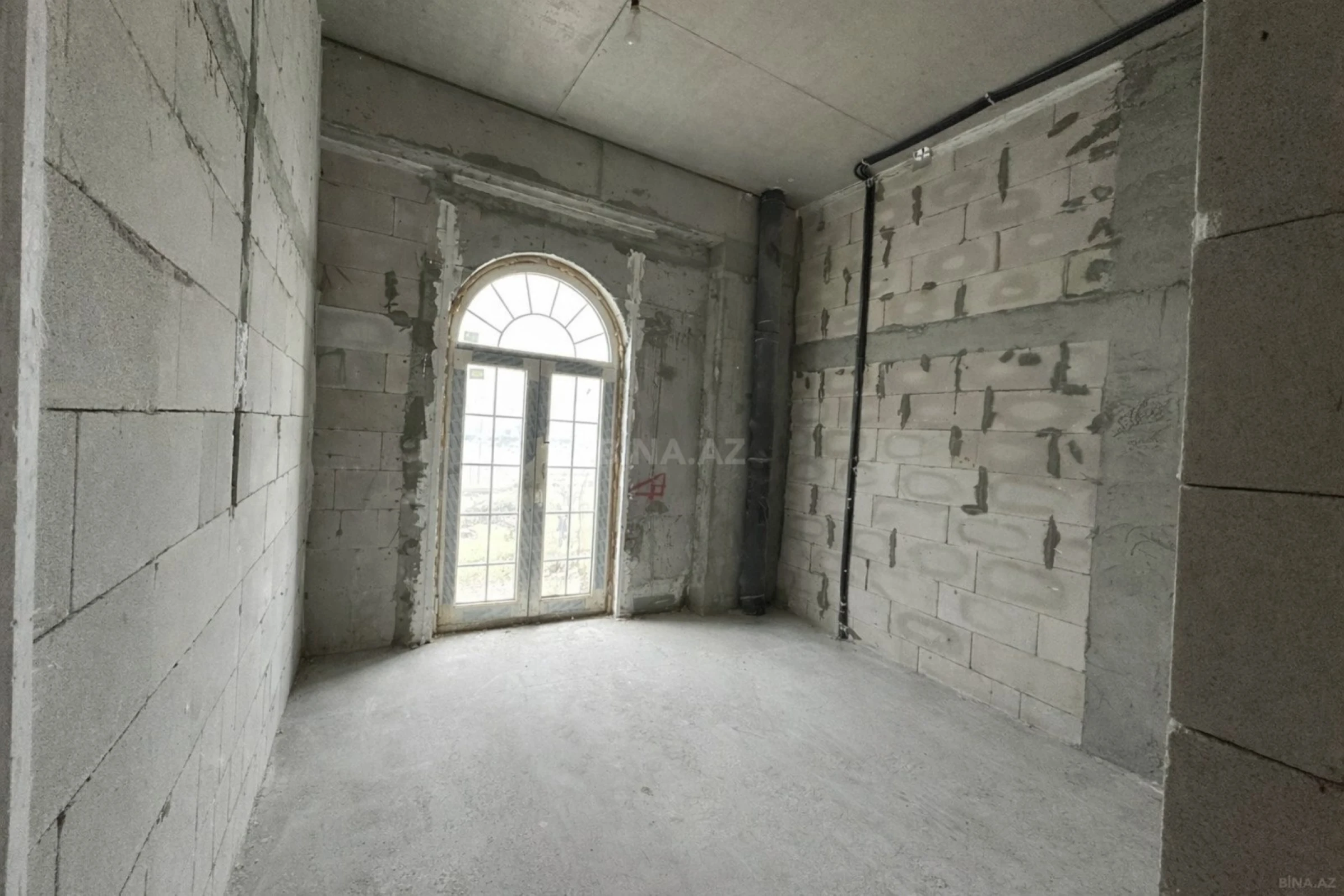 Satılır 3 otaqlı mənzil 100.8 m²