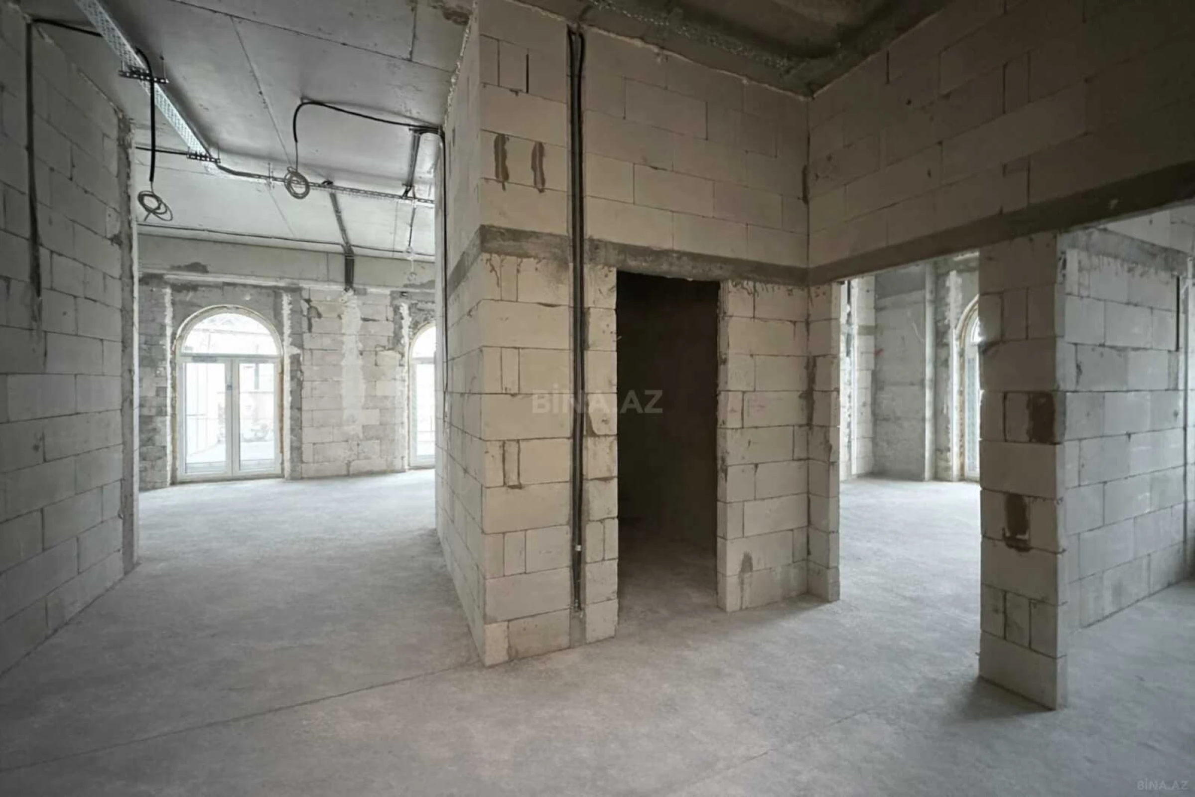 Satılır 3 otaqlı mənzil 100.8 m²