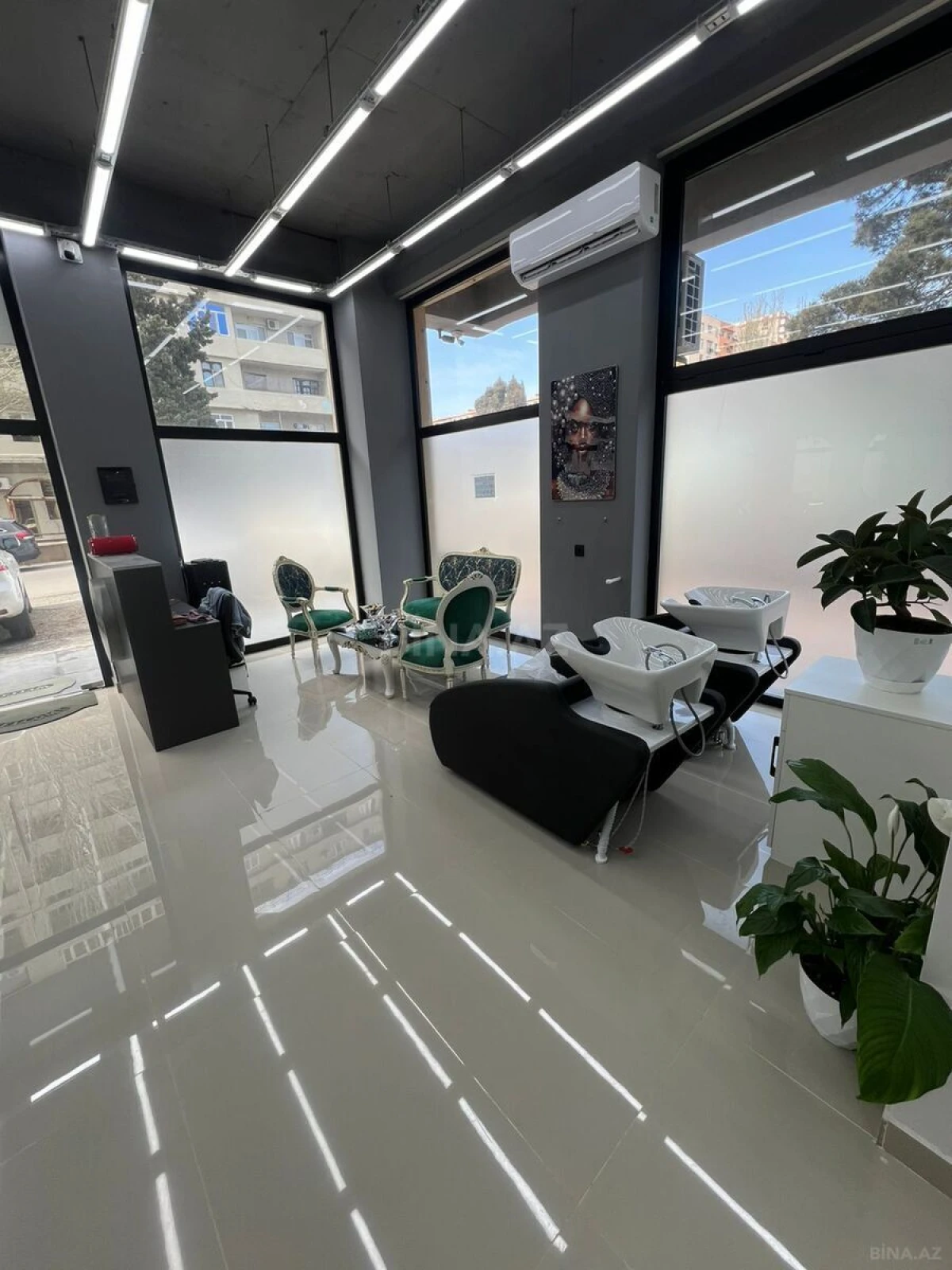 Satılır obyekt 72 m²