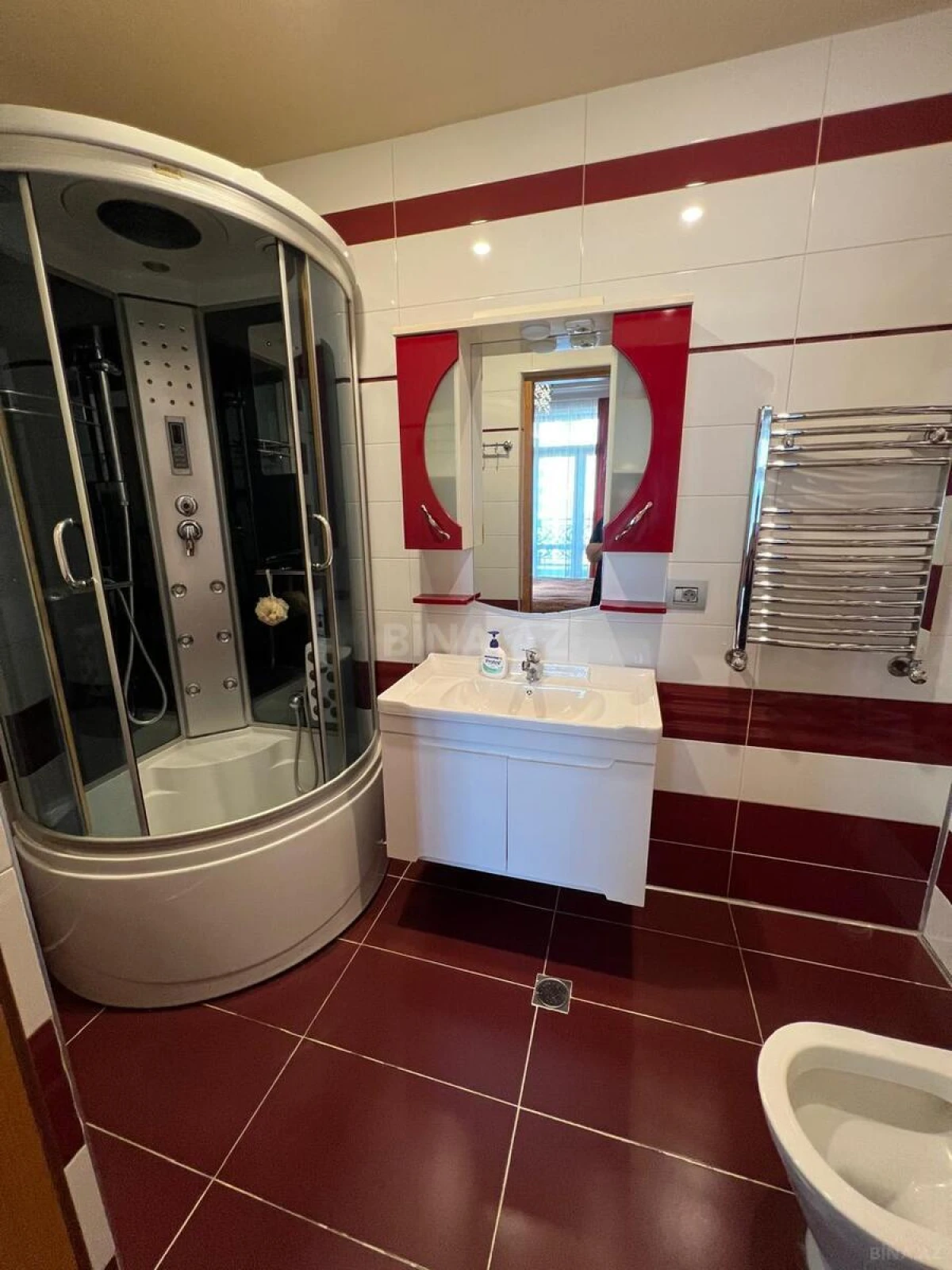 Kirayə verilir 4 otaqlı mənzil 165 m²