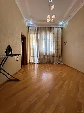 Kirayə verilir 4 otaqlı mənzil 165 m²