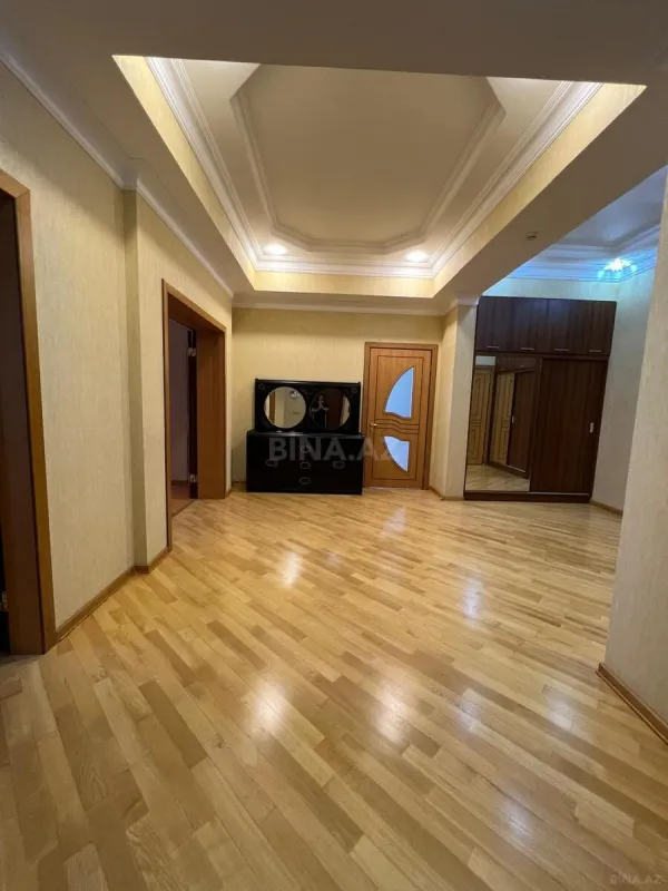 Kirayə verilir 4 otaqlı mənzil 165 m²