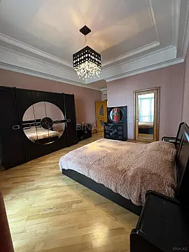 Kirayə verilir 4 otaqlı mənzil 165 m²