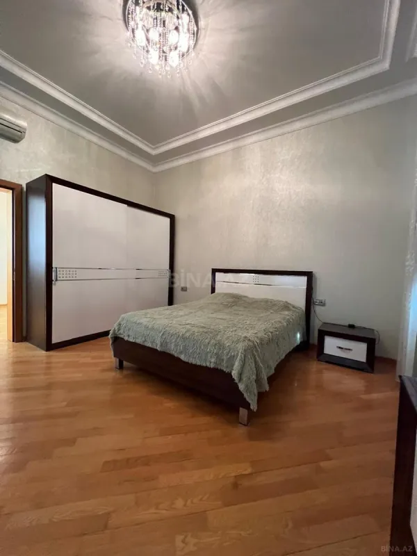 Kirayə verilir 4 otaqlı mənzil 165 m²