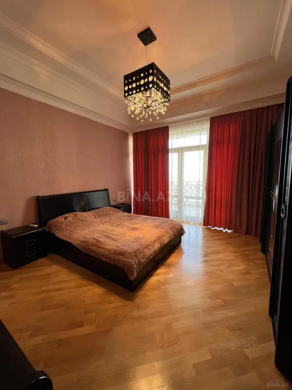 Kirayə verilir 4 otaqlı mənzil 165 m²