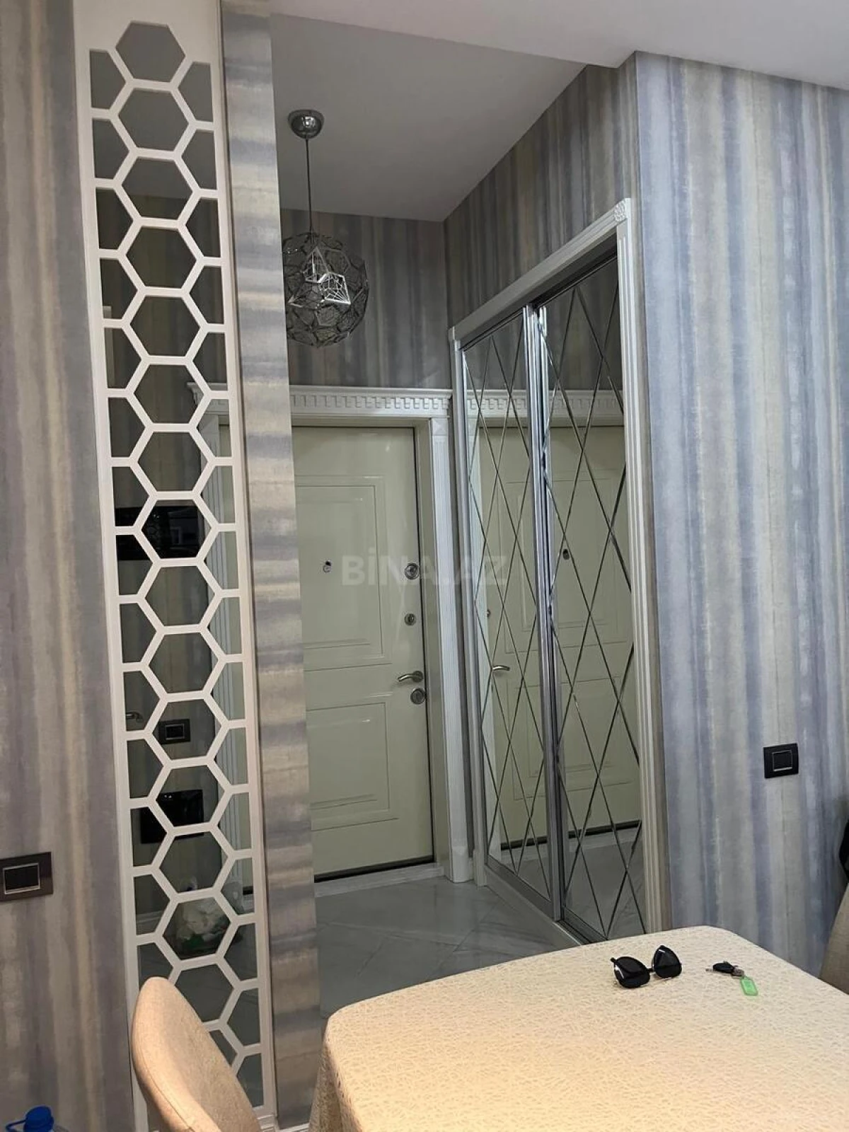 Satılır 2 otaqlı mənzil 90 m²