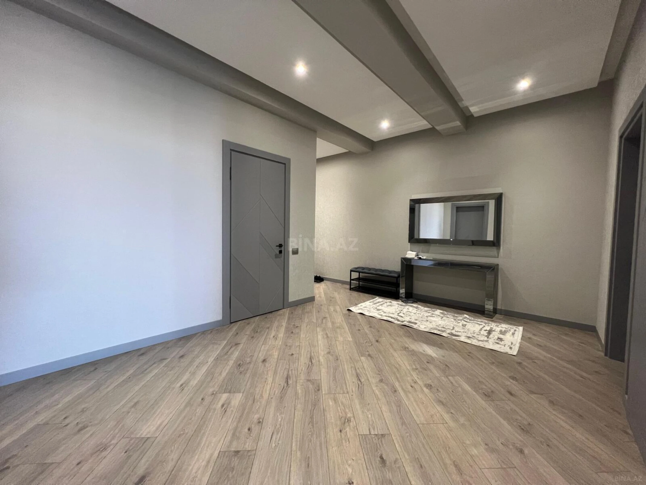 Kirayə verilir 3 otaqlı mənzil 157 m²