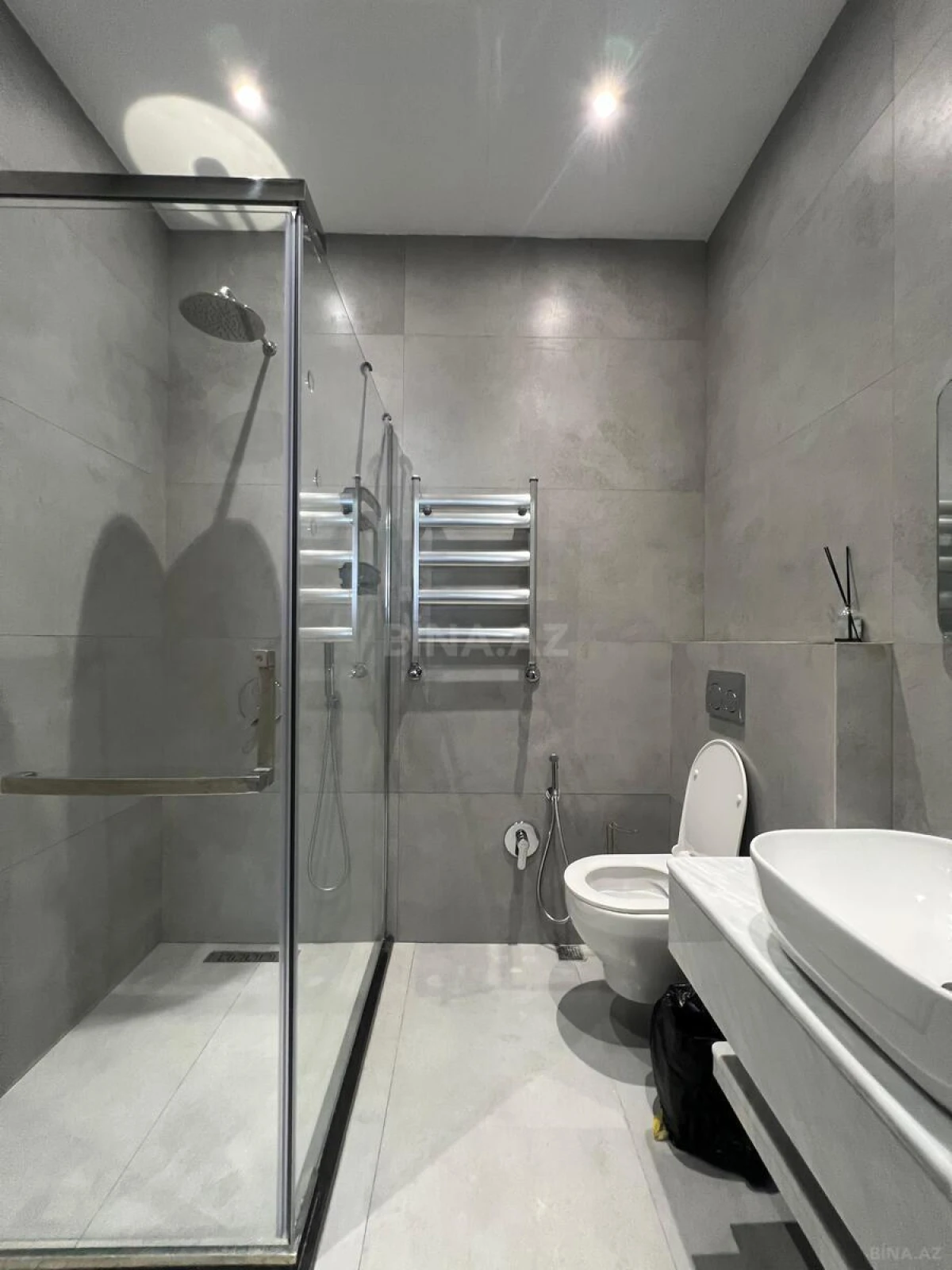 Kirayə verilir 3 otaqlı mənzil 157 m²