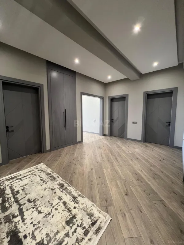 Kirayə verilir 3 otaqlı mənzil 157 m²