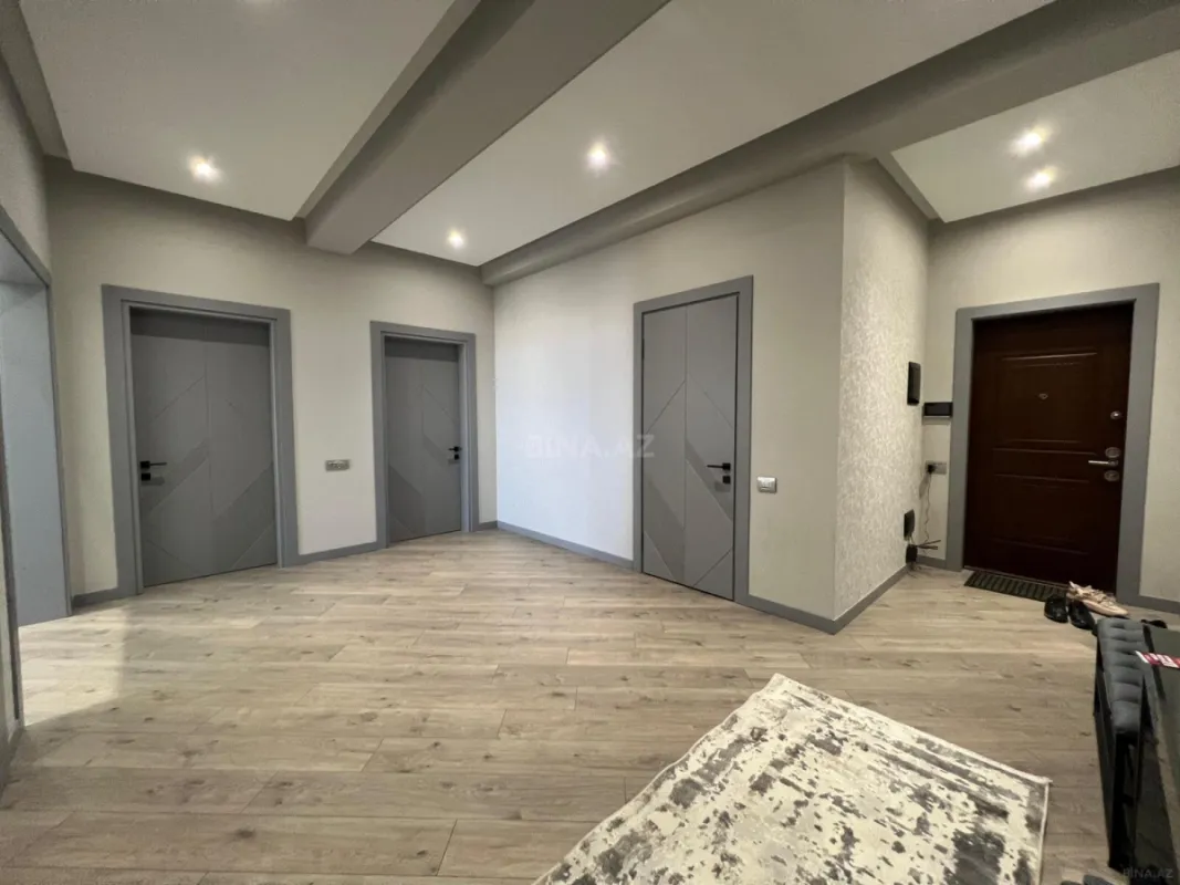 Kirayə verilir 3 otaqlı mənzil 157 m²
